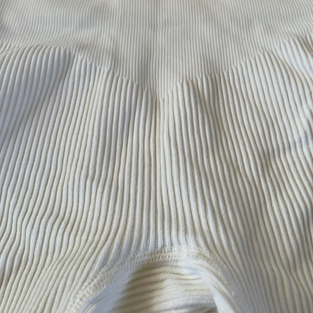 White Ribbed High-Waisted Shorts - Picture 2 of 7
